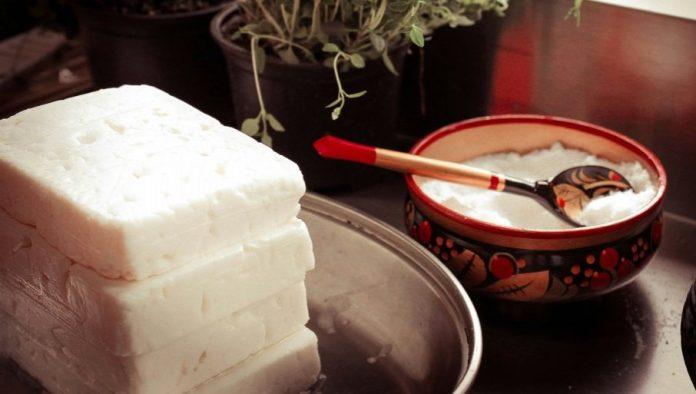 lose-vesti-za-ljubitelje-feta-sira:-proizvodnja-bi-mogla-da-se-smanji-za-15-tona