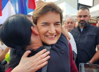 BRNABIĆ SA GRAĐANIMA NOVIH BANOVACA: Što su napadi na Vučića jači i podmukliji, naš narod će još snažnije ustati brnabic-sa-gradanima-novih-banovaca:-sto-su-napadi-na-vucica-jaci-i-podmukliji,-nas-narod-ce-jos-snaznije-ustati