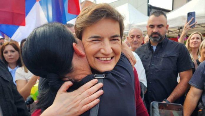 brnabic-sa-gradanima-novih-banovaca:-sto-su-napadi-na-vucica-jaci-i-podmukliji,-nas-narod-ce-jos-snaznije-ustati