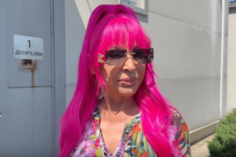 zorica-brunclik-pobesnela:-dobila-racun-od-kog-je-poludela-–-zaurlala-na-sve!-(video) zorica-brunclik-pobesnela:-dobila-racun-od-kog-je-poludela-–-zaurlala-na-sve!-(video)