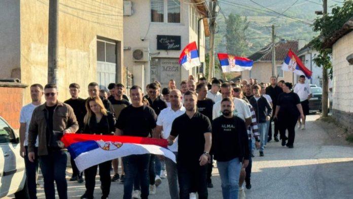 prelepe-slike-iz-kosovskog-pomoravlja:-srbi-slozno,-sa-srpskim-trobojkama-na-glasanje-(foto)