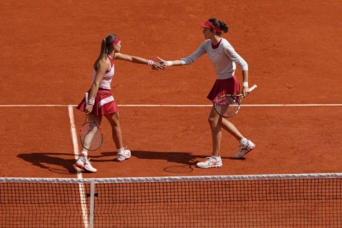 „hoces-li-skoro-u-penziju?“-aleksandra-krunic-i-pored-poraza-nasmejala-sve-na-rolan-garosu!