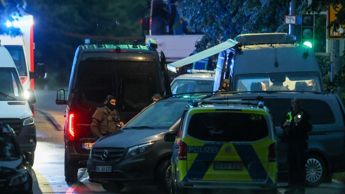 upucao-policajca,-troje-dece-drzao-kao-taoce!-drzavljanin-srbije-(51)-u-istraznom-zatvoru-nakon-haosa-u-dortmundu:-evo-za-sta-je-ranije-osudivan upucao-policajca,-troje-dece-drzao-kao-taoce!-drzavljanin-srbije-(51)-u-istraznom-zatvoru-nakon-haosa-u-dortmundu:-evo-za-sta-je-ranije-osudivan