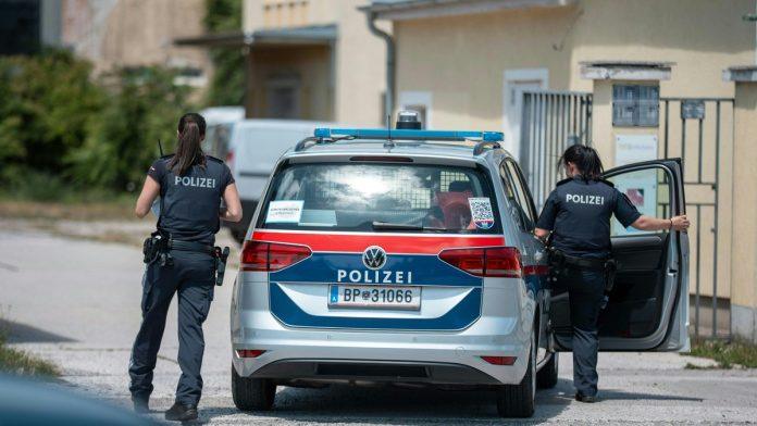 drzavljanin-srbije-poginuo-sa-suprugom,-cerka-(2)-povredena!-uzasna-tragedija-u-austriji:-auto-im-se-ugasio-nasred-pruge,-voz-naleteo-na-njih?