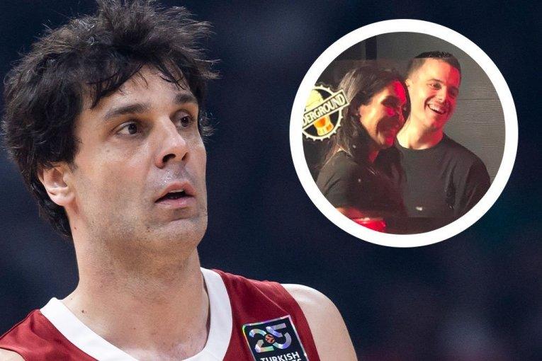 teodosic-ovo-nije-smeo-da-vidi!-ovako-su-jelisaveta-orasanin-i-pavle-mensur-uhvaceni-na-delu!-(foto) teodosic-ovo-nije-smeo-da-vidi!-ovako-su-jelisaveta-orasanin-i-pavle-mensur-uhvaceni-na-delu!-(foto)