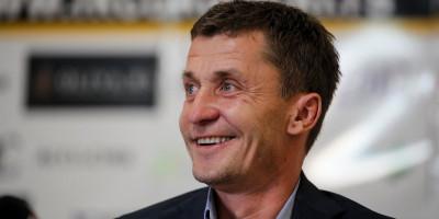 zvanicno:-legenda-se-vratila-u-kuci-–-ilicu-odresene-ruke-u-partizanu! zvanicno:-legenda-se-vratila-u-kuci-–-ilicu-odresene-ruke-u-partizanu!