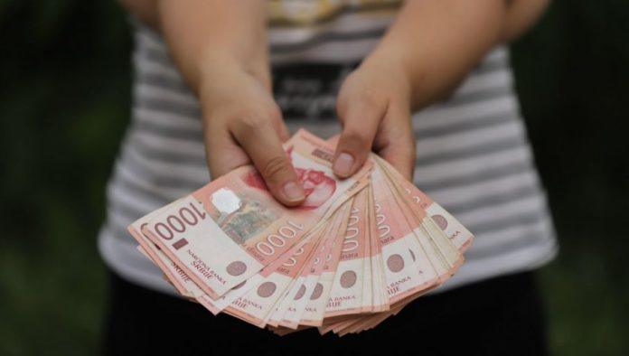 vauceri-u-iznosu-od-10.000-dinara:-evo-ko-na-njih-ima-pravo-i-za-sta-su-namenjeni