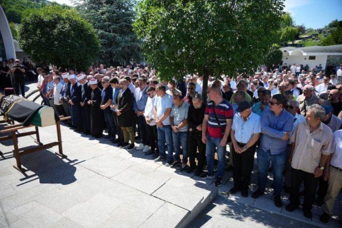 tuzne-scene-u-sarajevu:-sahranjen-edin-avdic-(foto)