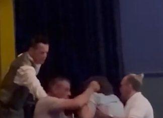 Oglasio se UNS zbog batina na tribini “Proglasa” u Nemačkoj: Osuđujemo napad na novinara Frankfurtskih vesti oglasio-se-uns-zbog-batina-na-tribini-“proglasa”-u-nemackoj:-osudujemo-napad-na-novinara-frankfurtskih-vesti