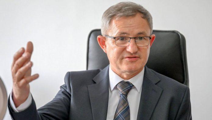 prevaranti-zovu-poljoprivrednike:-taze-novac-za-“brzu-isplatu”-subvencija-–-oglasio-se-ministar-glamocic