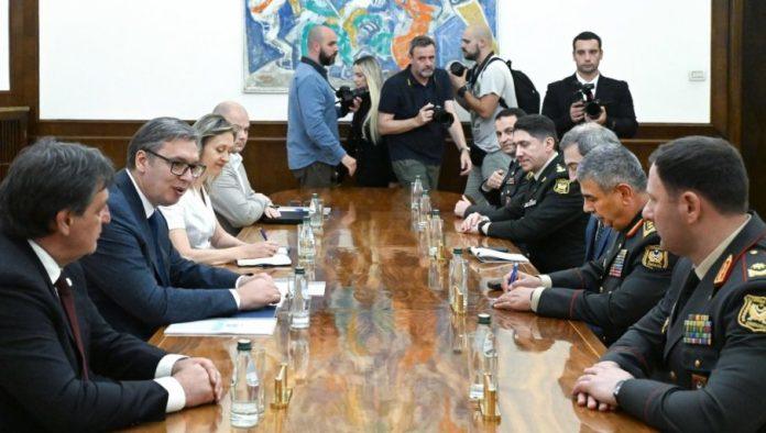 vucic-sa-hasanovom:-u-fokusu-vojno-tehnicka-saradnja-dve-zemlje-i-konkretni-projekti-u-oblasti-namenske-industrije-(foto)