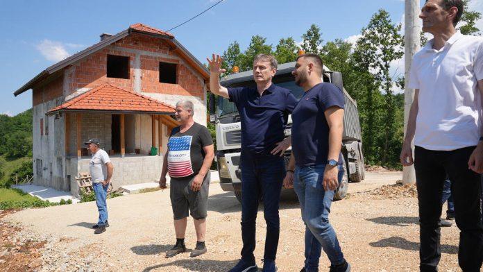 drzava-ispunila-jos-jedno-obecanje!-ogromna-stvar-za-mestane-sela-kod-sevojna-–-asfaltira-se-kljucna-saobracajnica-(foto)