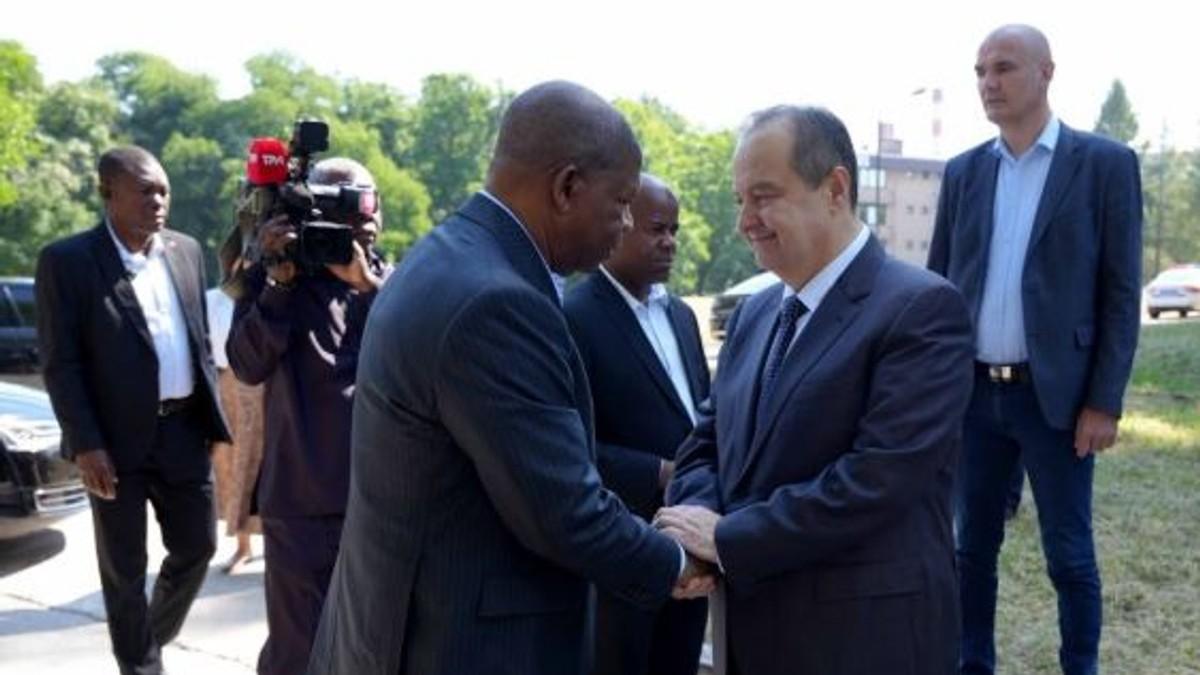 dacic-se-sastao-sa-predsednikom-angole:-“razgovori-su-veoma-znacajni-za-dalje-unapredenje-bezbednosne-saradnje”-(foto) dacic-se-sastao-sa-predsednikom-angole:-“razgovori-su-veoma-znacajni-za-dalje-unapredenje-bezbednosne-saradnje”-(foto)