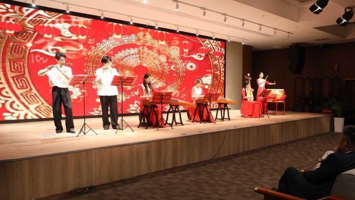 proslava-prijateljstva-kine-i-srbije:-koncert-tradicionalne-kineske-muzike-odrzan-u-beogradu-(foto/video)
