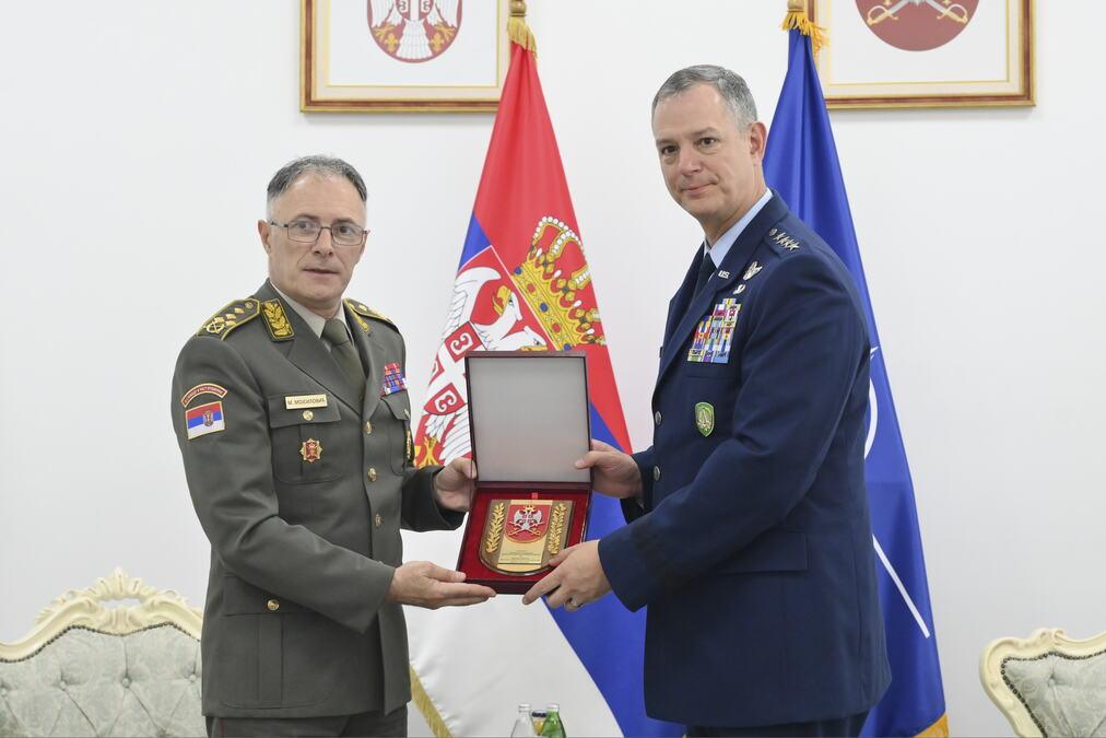 general-mojsilovic-razgovarao-sa-komandatom-nato-a:-u-fokusu-kosovo-i-metohija-i-saradnja-sa-kforom! general-mojsilovic-razgovarao-sa-komandatom-nato-a:-u-fokusu-kosovo-i-metohija-i-saradnja-sa-kforom!