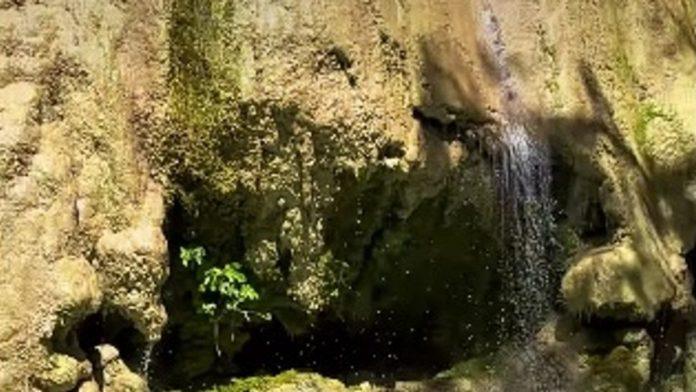 (foto,-video)-do-njega-se-pesaci-sat-i-po,-a-tamo-–-raj!-nestvarni-prizori-u-jednom-od-najneobicnijih-prirodnih-dragulja-bih,-avanturisti-ga-opsedaju