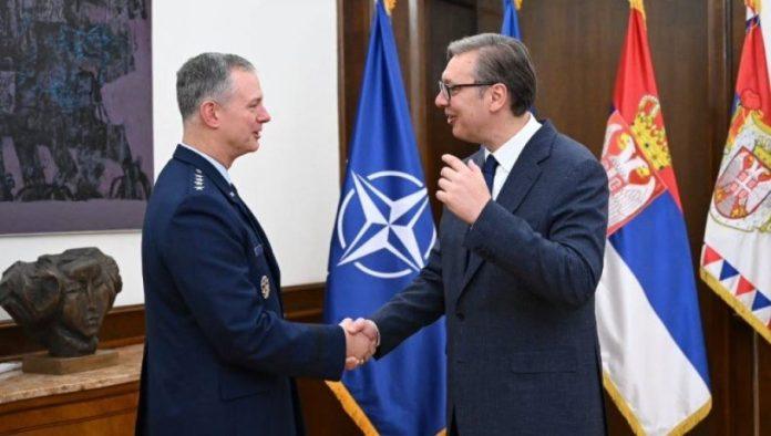 vucic-razgovarao-sa-grinkevicem:-“posebno-sam-naglasio-ocuvanje-mira-na-kim-i-postovanje-rezolucije-1244”-(foto)