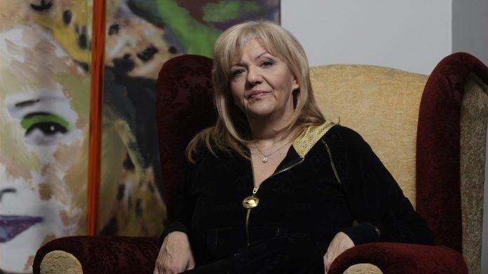 “pesmu-sam-pisala-kad-sam-izgubila-sina”-marina-tucakovic-je-stihohe-najtuznijeg-hita-dala-ovoj-pevacici,-maestralno-je-sve-otpevala