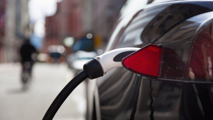 prevara-na-trzistu-polovnjaka:-elektricni-automobili-vraceni-na-80.000-km-manje!
