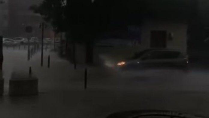 nevreme-paralisalo-ovaj-srpski-grad:-jezive-bujice-teku-ulicama,-upaljen-alarm-zbog-potopa-(video)
