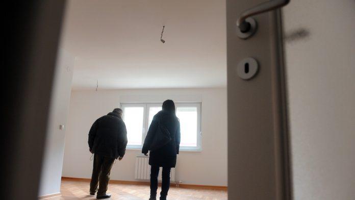 zena-postavila-oglas-da-izdaje-stan,-pa-ostala-bez-45.000-evra-jer-je-nasela-na-prevaru-laznog-bankarskog-sluzbenika