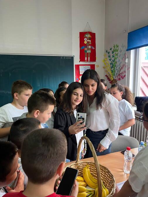 svako-dete-zasluzuje-sansu-da-bude-sampion!-nasa-sportska-zvezda-obisla-jug-srbije-i-poslala-poruku-koja-tera-suze-na-oci!-(foto) svako-dete-zasluzuje-sansu-da-bude-sampion!-nasa-sportska-zvezda-obisla-jug-srbije-i-poslala-poruku-koja-tera-suze-na-oci!-(foto)