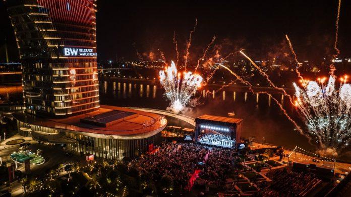 manje-od-deset-dana-do-dolaska-nikosa-vertisa-u-beograd-grcka-muzicka-zvezda-nastupa-17.-juna-na-belgrade-river-festu-uz-20-muzicara-i-vrhunsku-produkciju