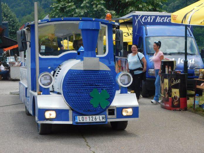 stampac-sa-skenerom-od-voznje-vozicem!-too-mali-zvornik-predala-donaciju-omladinskom-centru-(foto)