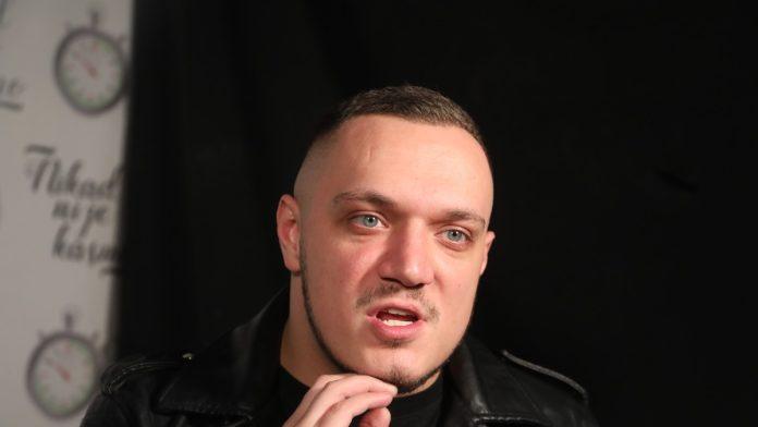 drama-u-zemunu!-gastoz-usred-stravicne-oluje,-bujica-na-ulicama:-pobednik-elite-podelio-sok-prizore-(foto)