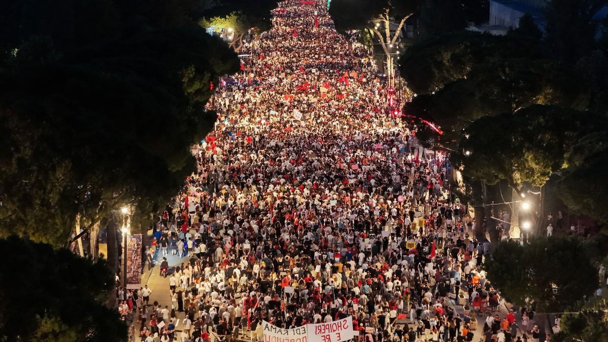 “dosao-je-tvoj-kraj”-masovni-protest-u-tirani,-demonstranti-besni:-rama-objavio-opsiran-odgovor “dosao-je-tvoj-kraj”-masovni-protest-u-tirani,-demonstranti-besni:-rama-objavio-opsiran-odgovor
