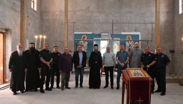 u-okviru-skupa-na-temu-“naucnog-i-crkvenog-pogleda-na-darovitost:-iguman-manastira-hilandar-posetio-hram-svete-petke-u-kpz-sremska-mitrovica
