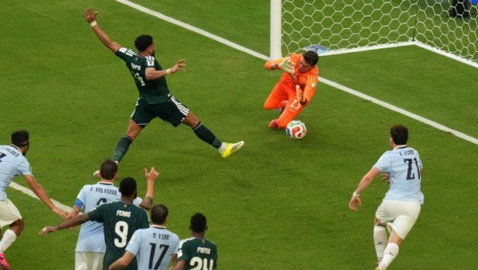 urugvaj-se-provukao!-ronaldov-saigrac-dao-gol,-a-spasilac-je-bio-on!-(video)