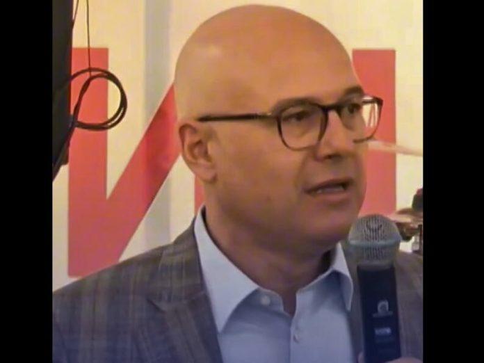 necete-nam-zabraniti-srpski-jezik,-cirilicu-i-da-ljubimo-nasu-svetu-trobojku!-vucevic-porucio:-ko-veruje-u-boga,-postuje-drugog!-(video)