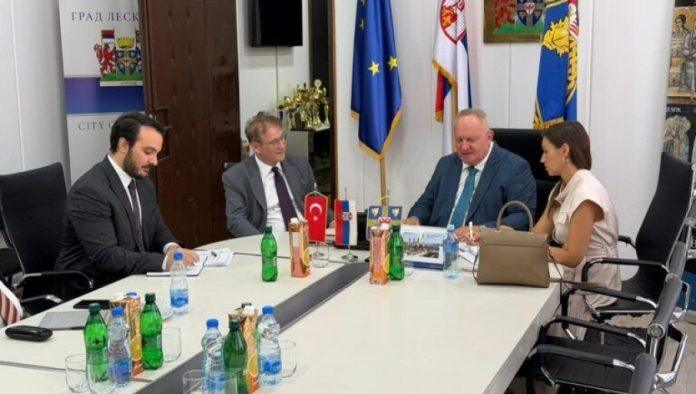 jacanje-ekonomske-saradnje:-sastanak-gradonacelnika-leskovca-i-ambasadora-turske