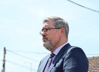 “NAJNOVIJE POGLAVLJE KURTIJEVE KAMPANJE VATRE I BESA” Starović o zatvaranju klinike u Kamenici: “Srbima se uskraćuju osnovne usluge dok svet ćuti” “najnovije-poglavlje-kurtijeve-kampanje-vatre-i-besa”-starovic-o-zatvaranju-klinike-u-kamenici:-“srbima-se-uskracuju-osnovne-usluge-dok-svet-cuti”