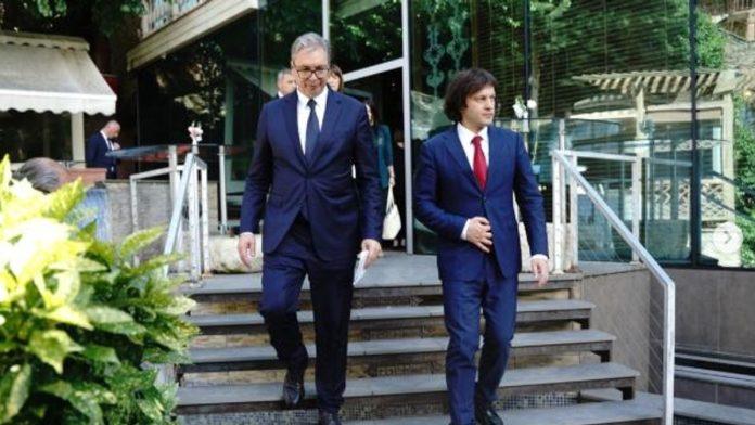 vucic-na-rucku-sa-premijerom-gruzije:-“ovakvi-susreti-dodatno-doprinose-jacanju-prijateljskih-veza”-(foto)