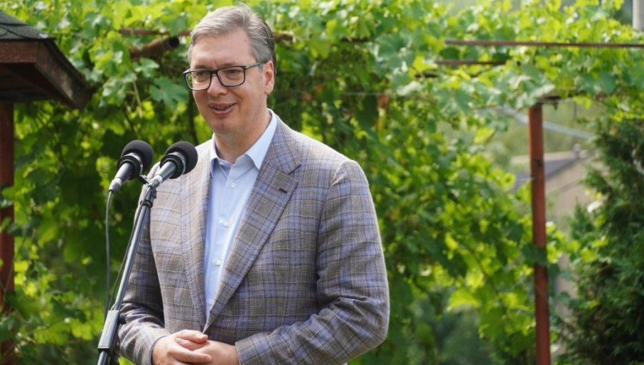hibridni-rat-crne-gore-protiv-srbije-se-nastavlja-vucic:-sipaju-mrznju-prema-meni-i-srbiji,-jer-srbija-grabi-krupnim-koracima hibridni-rat-crne-gore-protiv-srbije-se-nastavlja-vucic:-sipaju-mrznju-prema-meni-i-srbiji,-jer-srbija-grabi-krupnim-koracima