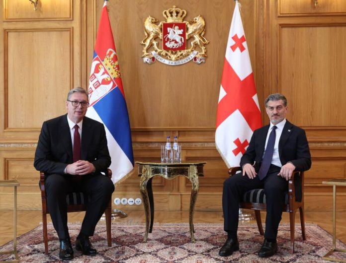 drzavni-vrh-gruzije-istakao-vaznost-posete-vucica!-ne-prestaju-da-bruje-o-nasem-predsedniku:-“ovo-je-novi-zamah-za-odnose-dve-zemlje!”-(foto)