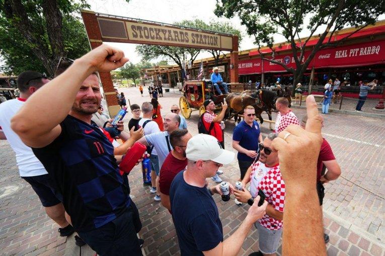 hrvati-zateceni:-americka-policija-ce-ih-hapsiti-cim-ovo-urade-na-mundijalu! hrvati-zateceni:-americka-policija-ce-ih-hapsiti-cim-ovo-urade-na-mundijalu!