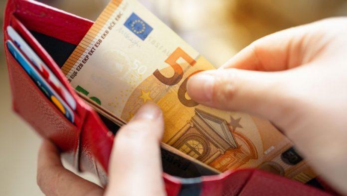 posla-koliko-volis:-ovoga-leta-bogata-ponuda-poslova-–-mozete-uzeti-do-250.000-dinara-za-mesec!