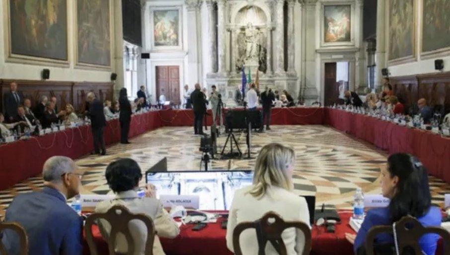 venecijanska-komisija-objavila-finalni-izvestaj:-blokaderi-na-aparatima,-samo-pohvale-za-srbiju venecijanska-komisija-objavila-finalni-izvestaj:-blokaderi-na-aparatima,-samo-pohvale-za-srbiju