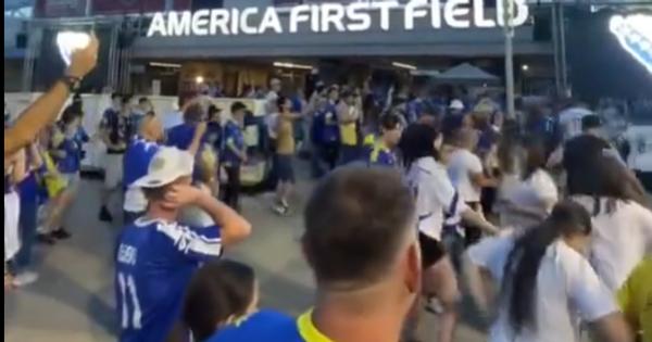 bosanci-opleli-kolo-usred-amerike:-snimak-pre-treninga-bih-postao-hit-/video/ bosanci-opleli-kolo-usred-amerike:-snimak-pre-treninga-bih-postao-hit-/video/