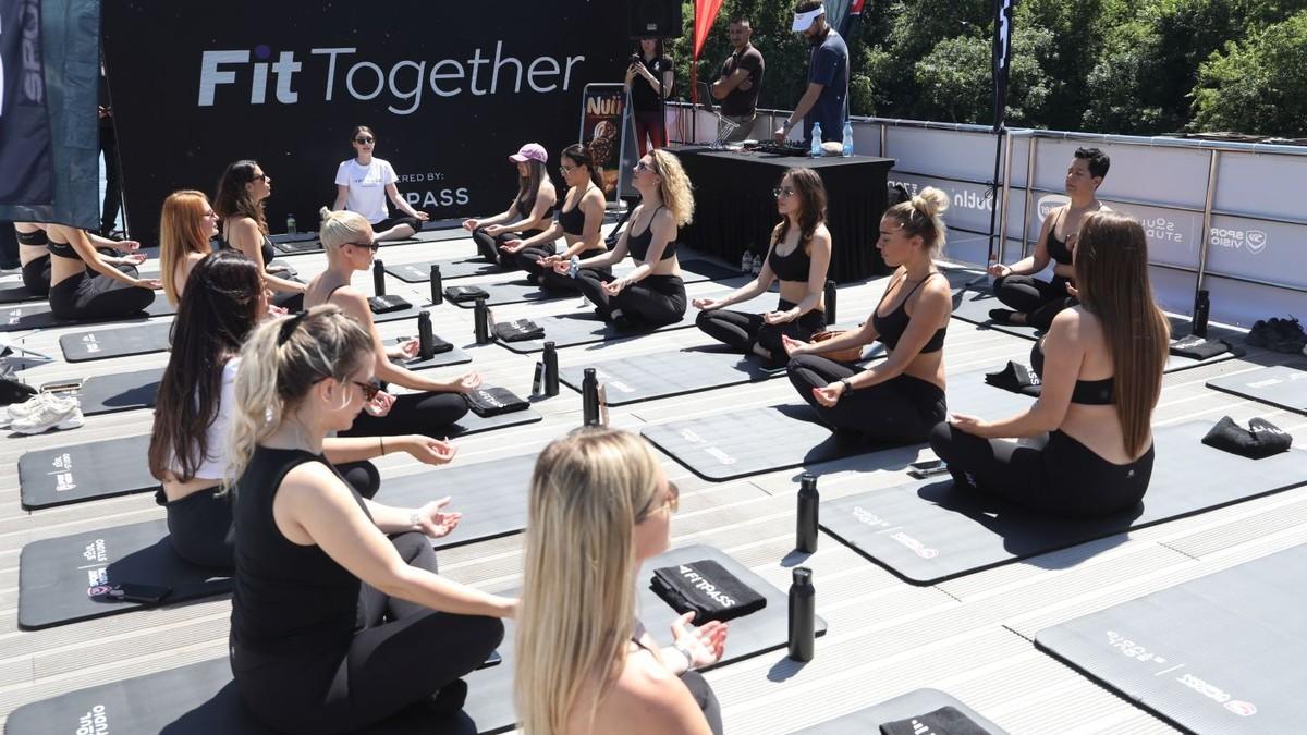 fit-together-brod-je-isplovio!-vezbacice-i-influenserke-se-pokrenule-uz-jogu-na-suncanoj-plovidbi-dunavom fit-together-brod-je-isplovio!-vezbacice-i-influenserke-se-pokrenule-uz-jogu-na-suncanoj-plovidbi-dunavom