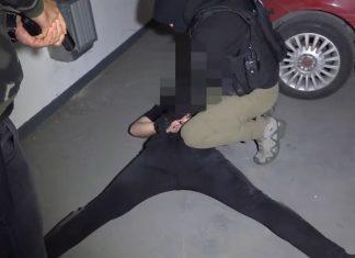 ZAPLENJENE TRI VRSTE NARKOTIKA Uhapšen muškarac (39) u Staroj Pazovi zbog prodaje opojne droge zaplenjene-tri-vrste-narkotika-uhapsen-muskarac-(39)-u-staroj-pazovi-zbog-prodaje-opojne-droge
