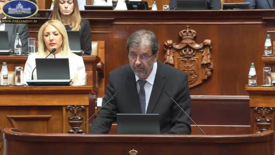 zavrsena-posebna-sednica-skupstine:-miroljub-tomic-polozio-zakletvu-za-predsednika-vrhovnog-suda-(video) zavrsena-posebna-sednica-skupstine:-miroljub-tomic-polozio-zakletvu-za-predsednika-vrhovnog-suda-(video)