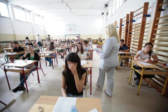 osmaci-odahnuli!-zavrsen-poslednji-ispit,-ministar-saopstio-vazne-vesti-za-dake-i-roditelje