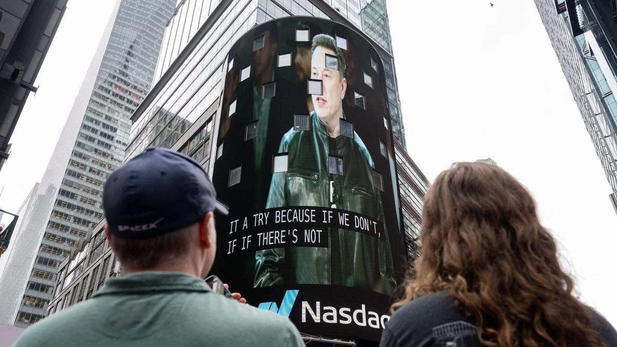 ilon-mask-pretekao-dzefa-bezosa-i-postao-prvi-bilioner-na-svetu:-brutalan-skok-akcija,-spacex-bacio-amazon-na-kolena ilon-mask-pretekao-dzefa-bezosa-i-postao-prvi-bilioner-na-svetu:-brutalan-skok-akcija,-spacex-bacio-amazon-na-kolena