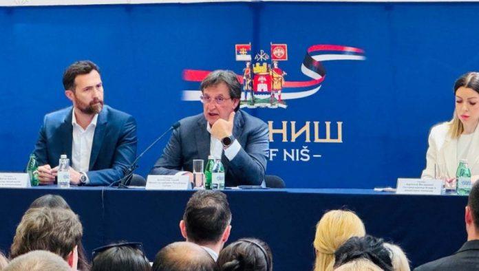 od-kuvara-do-farmaceuta:-vojska-srbije-u-nisu-predstavila-trazena-zanimanja