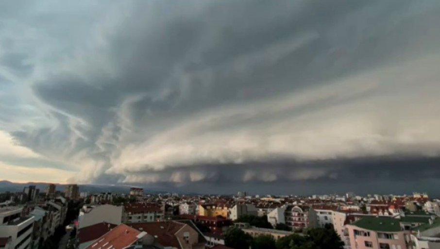 pogledajte-kako-je-izgledala-supercelijska-oluja:-neverovatan-snimak-nevremena-iznad-novog-sada-(video) pogledajte-kako-je-izgledala-supercelijska-oluja:-neverovatan-snimak-nevremena-iznad-novog-sada-(video)