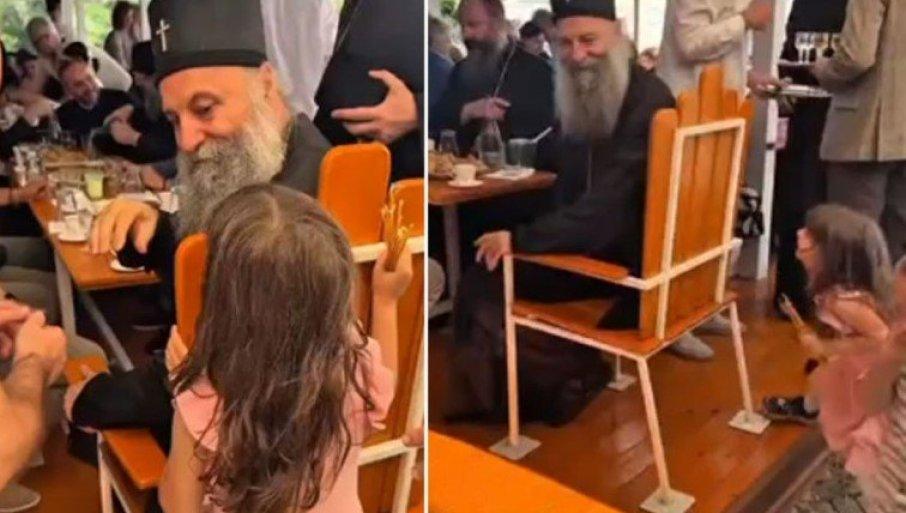 “pustite-decu-da-dolaze-k-meni-i-ne-sprecavajte-ih”:-snimak-patrijarha-porfirija-sa-detetom-odusevio-javnost-(video) “pustite-decu-da-dolaze-k-meni-i-ne-sprecavajte-ih”:-snimak-patrijarha-porfirija-sa-detetom-odusevio-javnost-(video)
